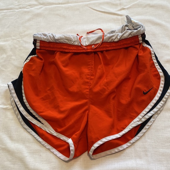 Nike workout shorts size medium - Picture 4 of 9